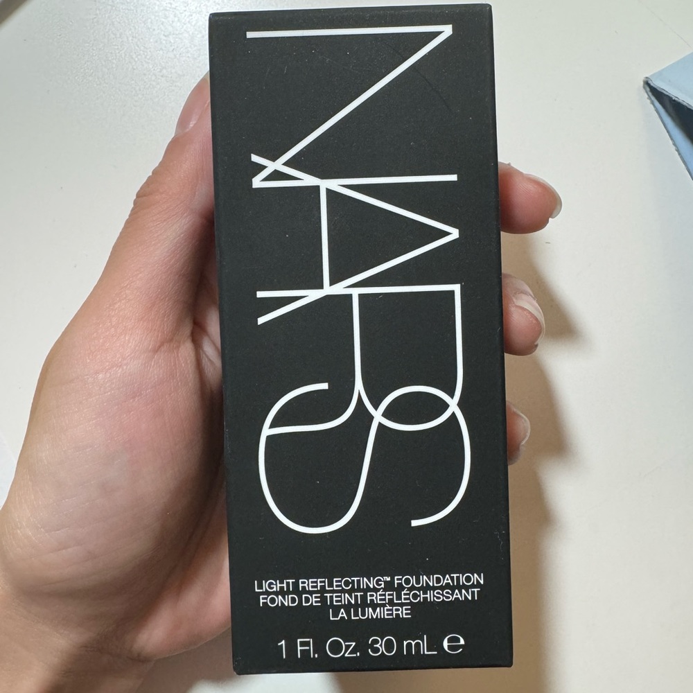 NARS Light Reflecting Foundation